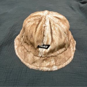 Palace teddy bucket fox tip